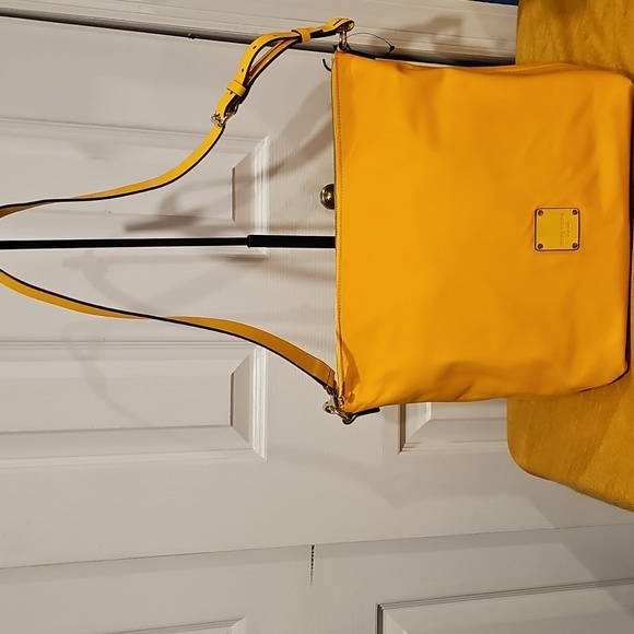 Henri Bendel Bag Large Golden Yellow Nylon Crossbody Bag NWOT Rare - Picture 3 of 17